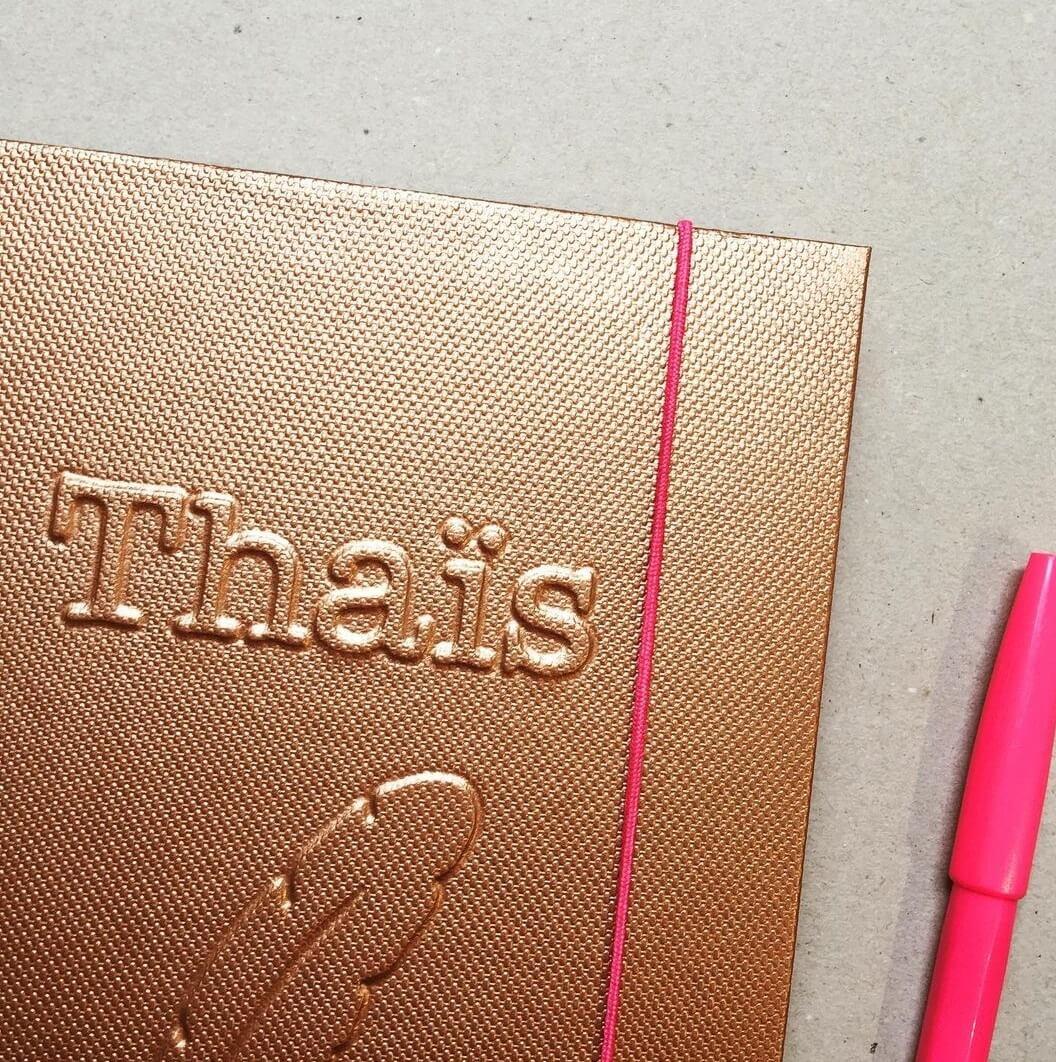 Cahier sur mesure thais